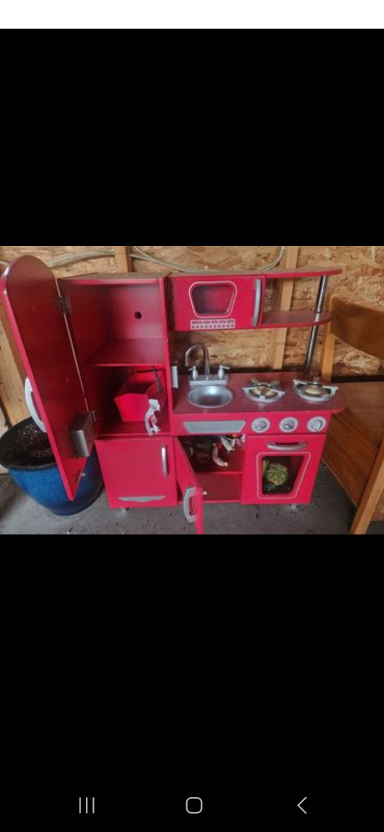 Red Play Kitchen - photo 2