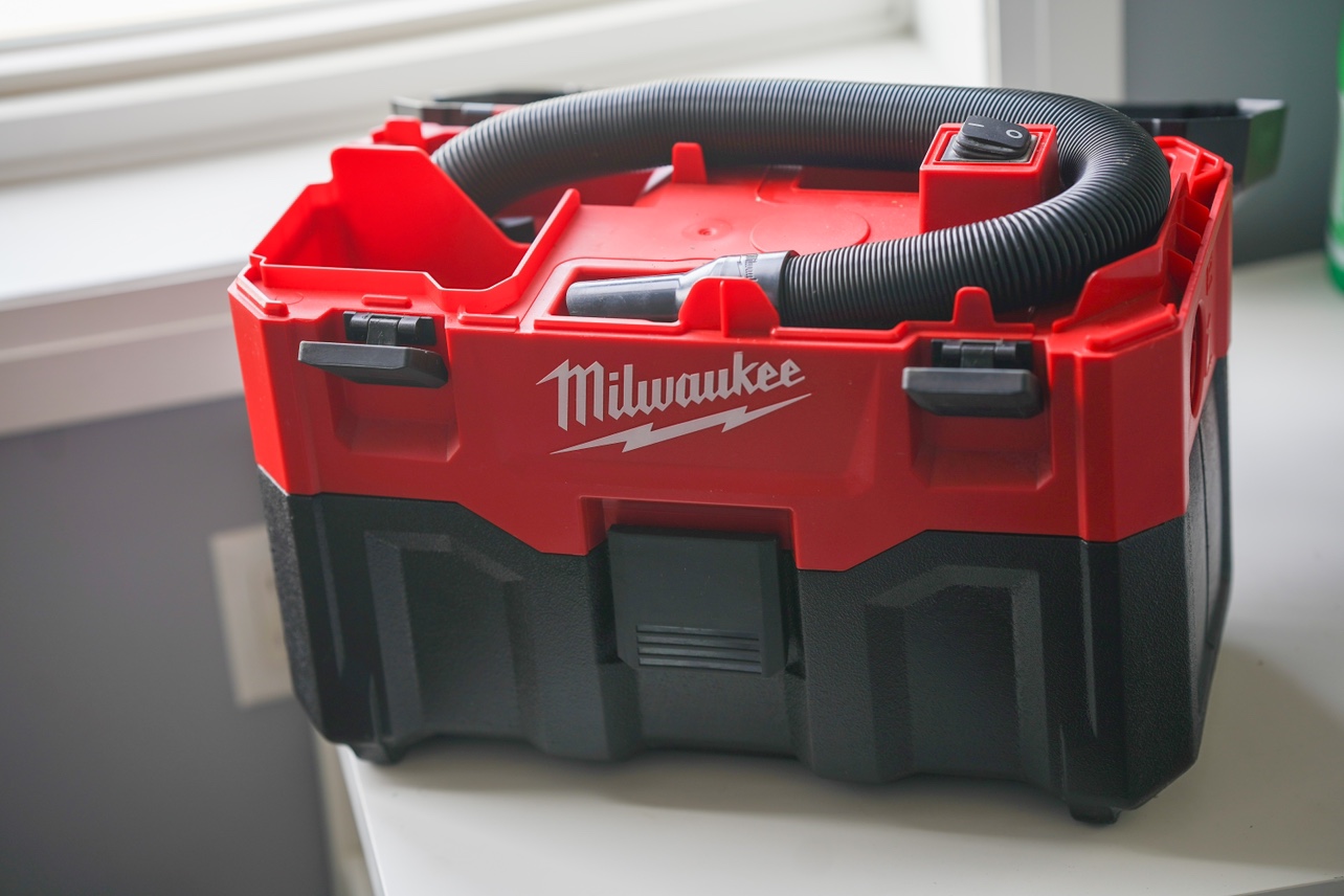 Milwaukee 18V Dust Extractor