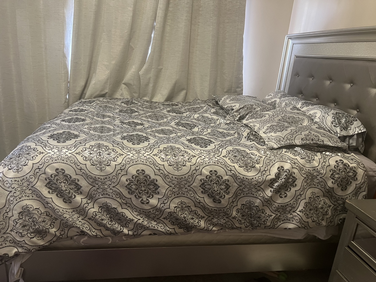 Queen-Sized Bed Frame - photo 4