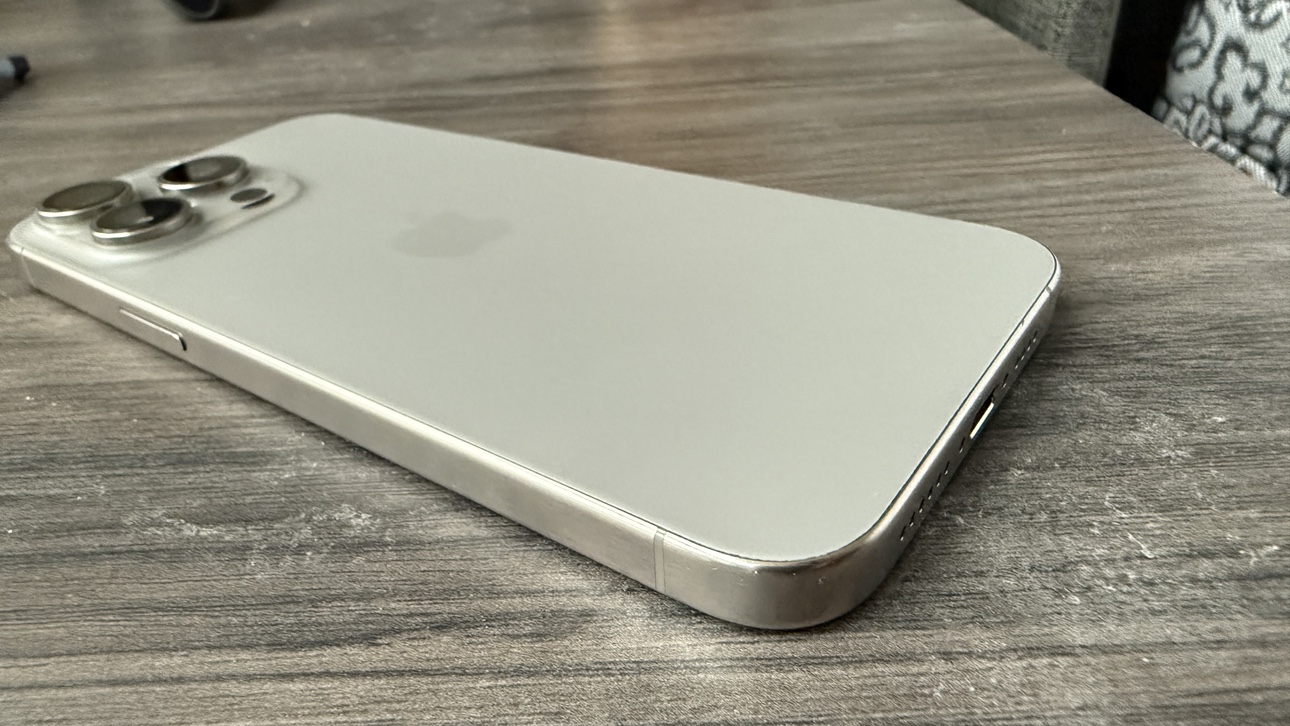 iPhone 15 Pro Max - Excellent condition! - photo 4