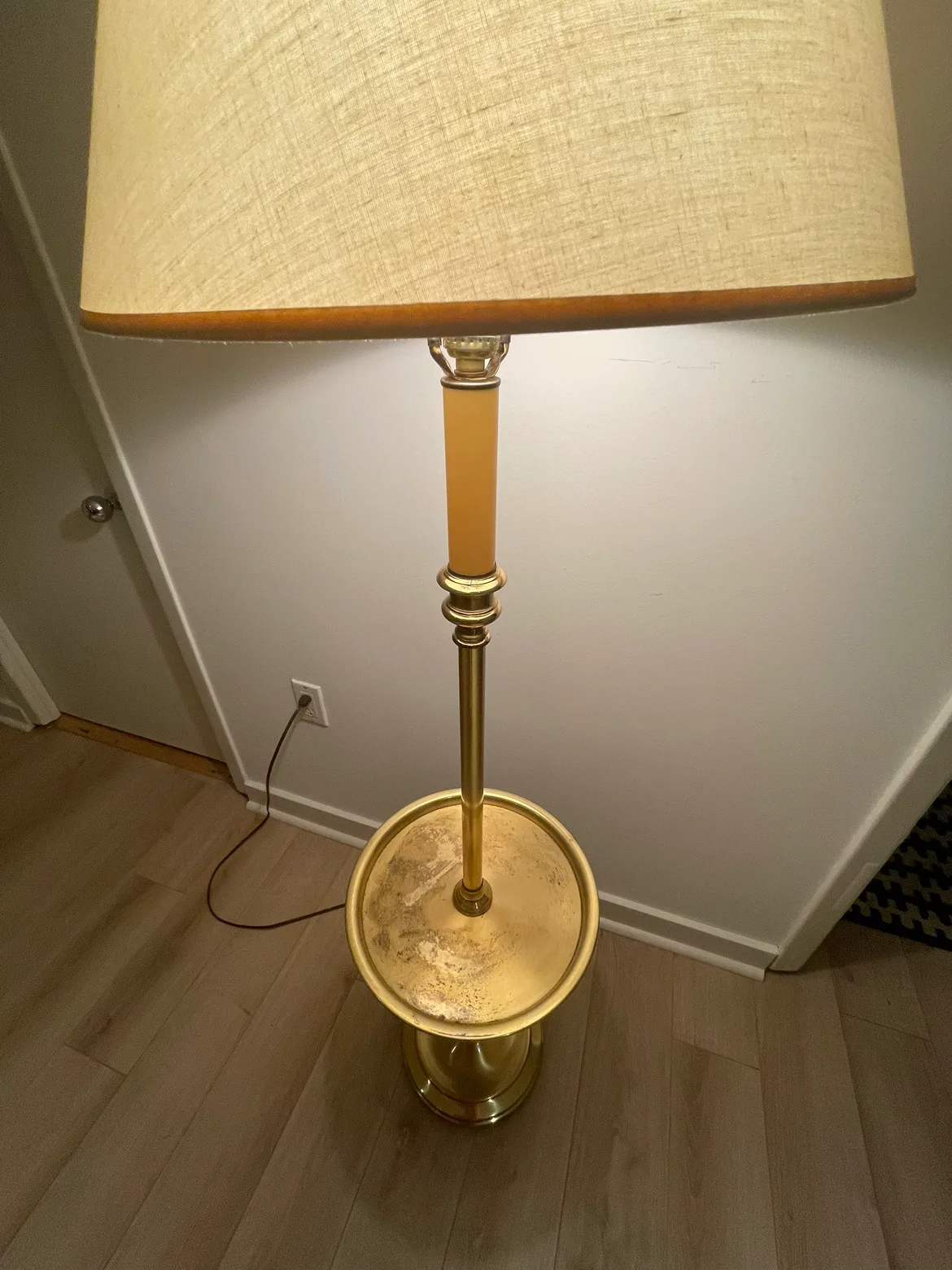 Vintage Brass Tray Table Floor Lamp - Mid-Century Design image indicator(3)