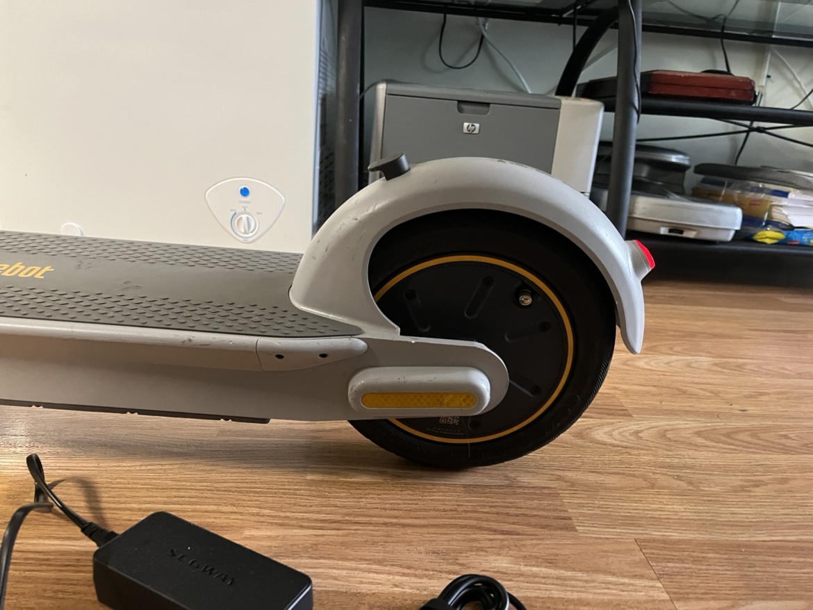 Ninebot G30 MAX Electric Scooter - photo 3