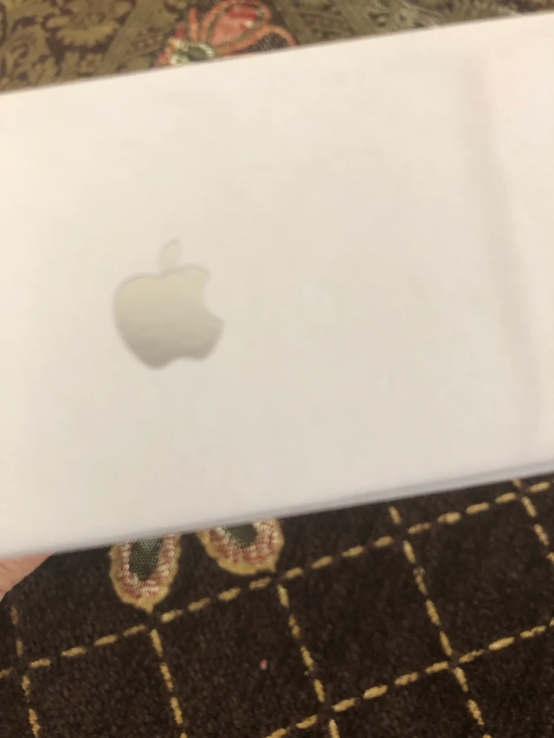 Apple AirPods 2nd gen lightning cable and is negotiable image indicator(2)