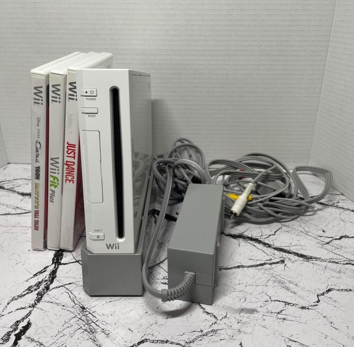 Wii Console and Games No Sensor No Remotes