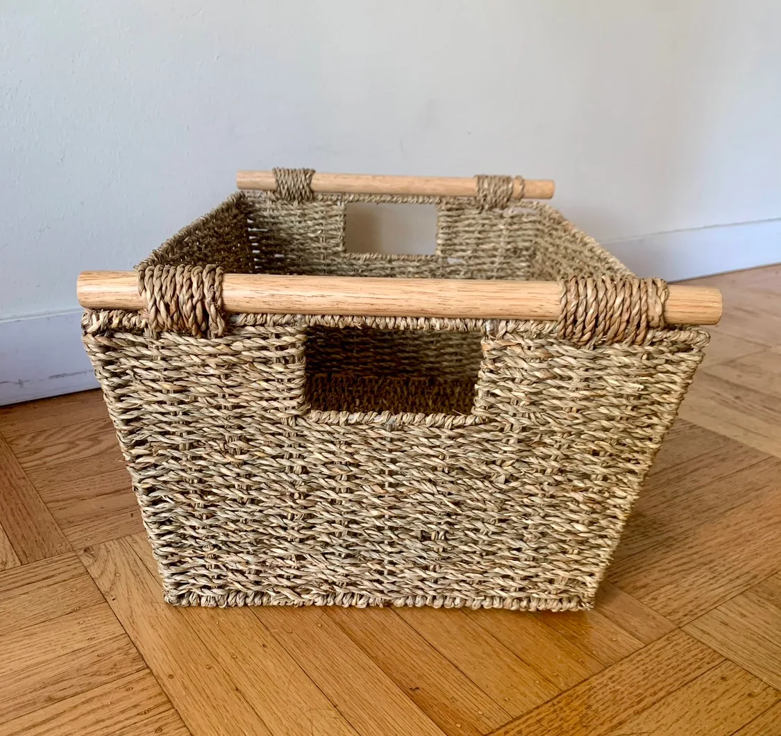 Beautiful woven wicker basket with wooden handles 🧡 thumbnail