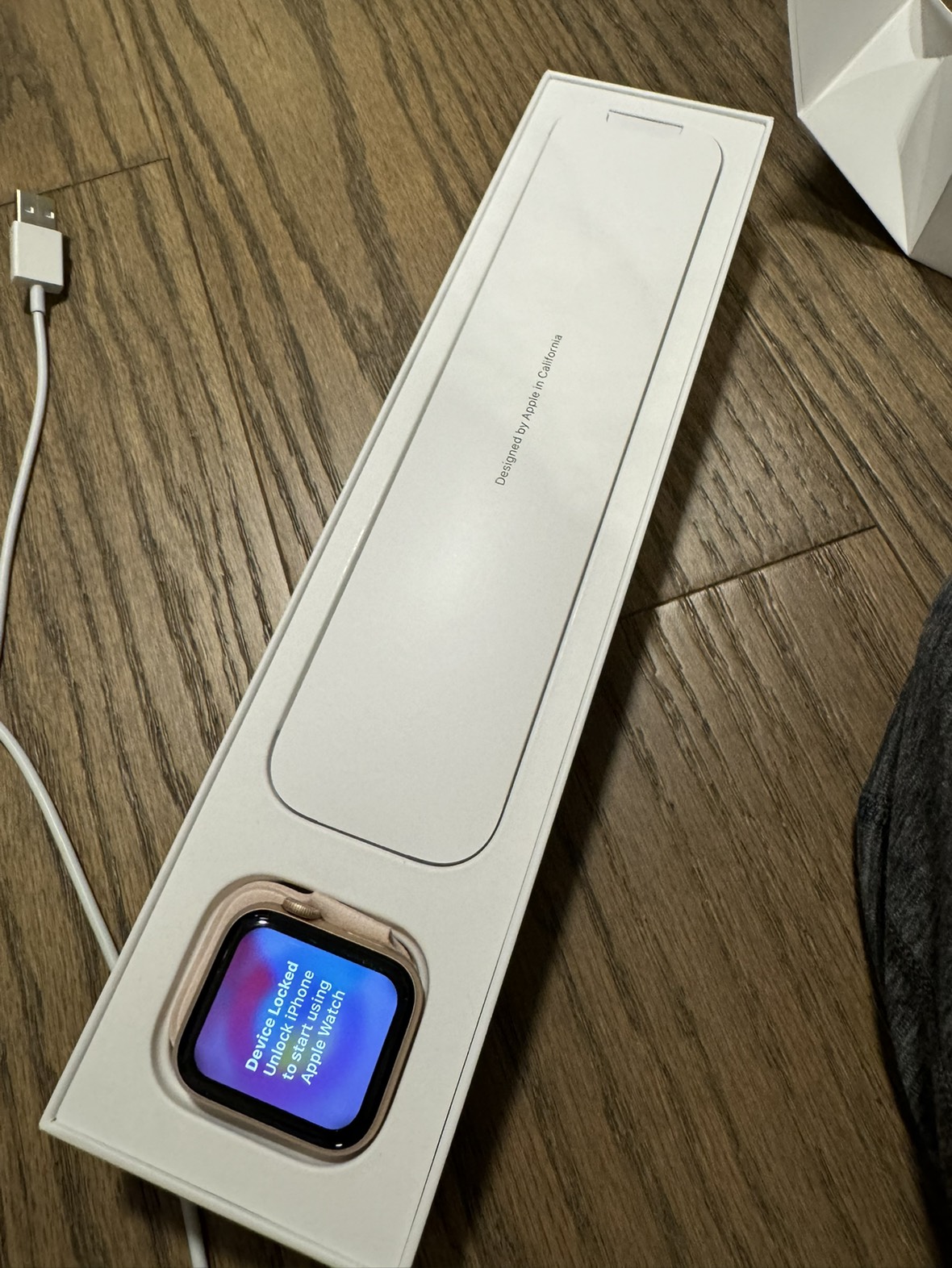 Apple Watch Series 5 GPS+cellular in GREAT CONDITION WITH BOX - photo 4
