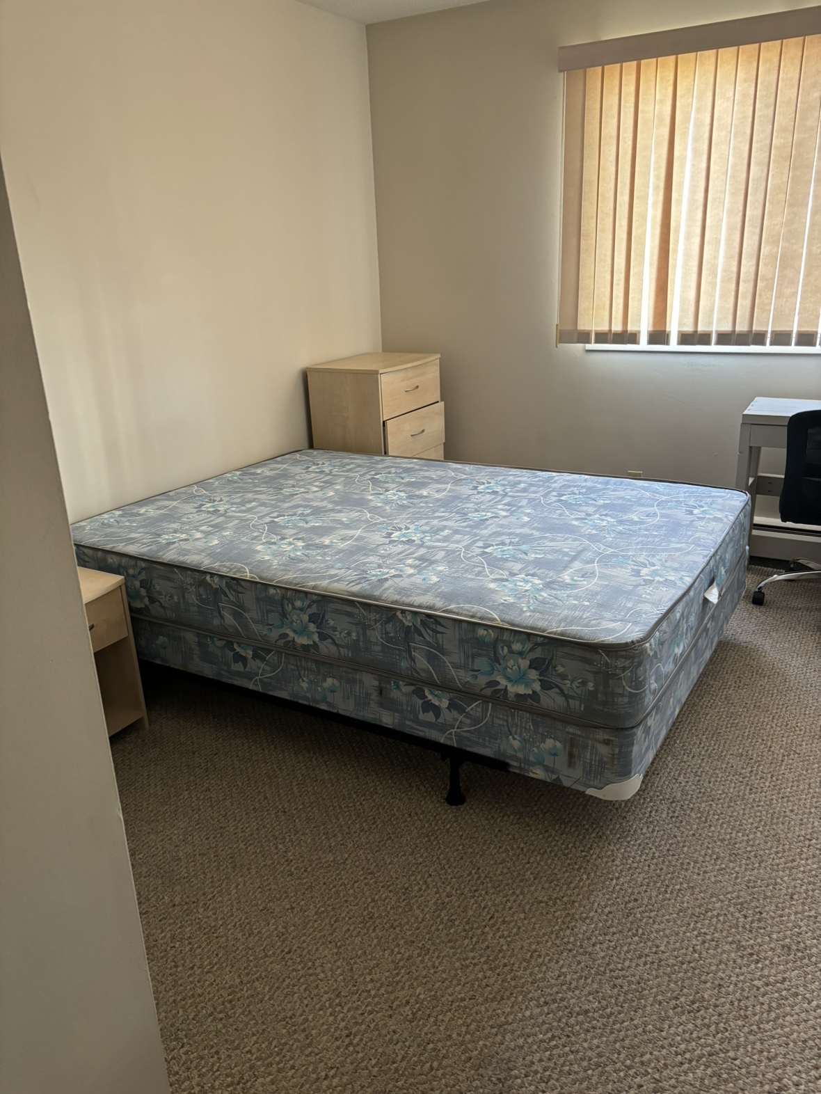 Bedroom Furniture Set - photo 3