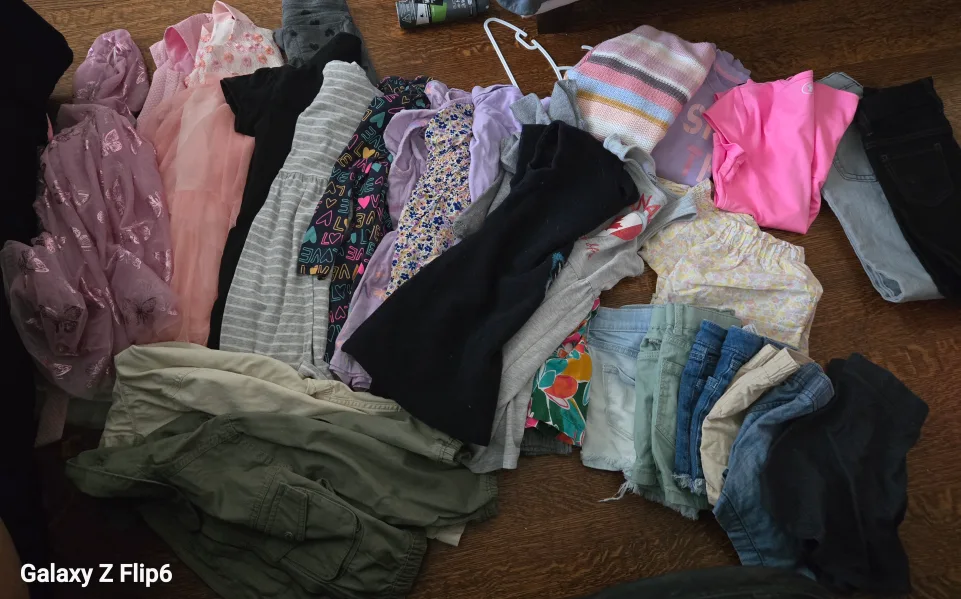 Girls' Clothing Bundle (Size 6-7) thumbnail