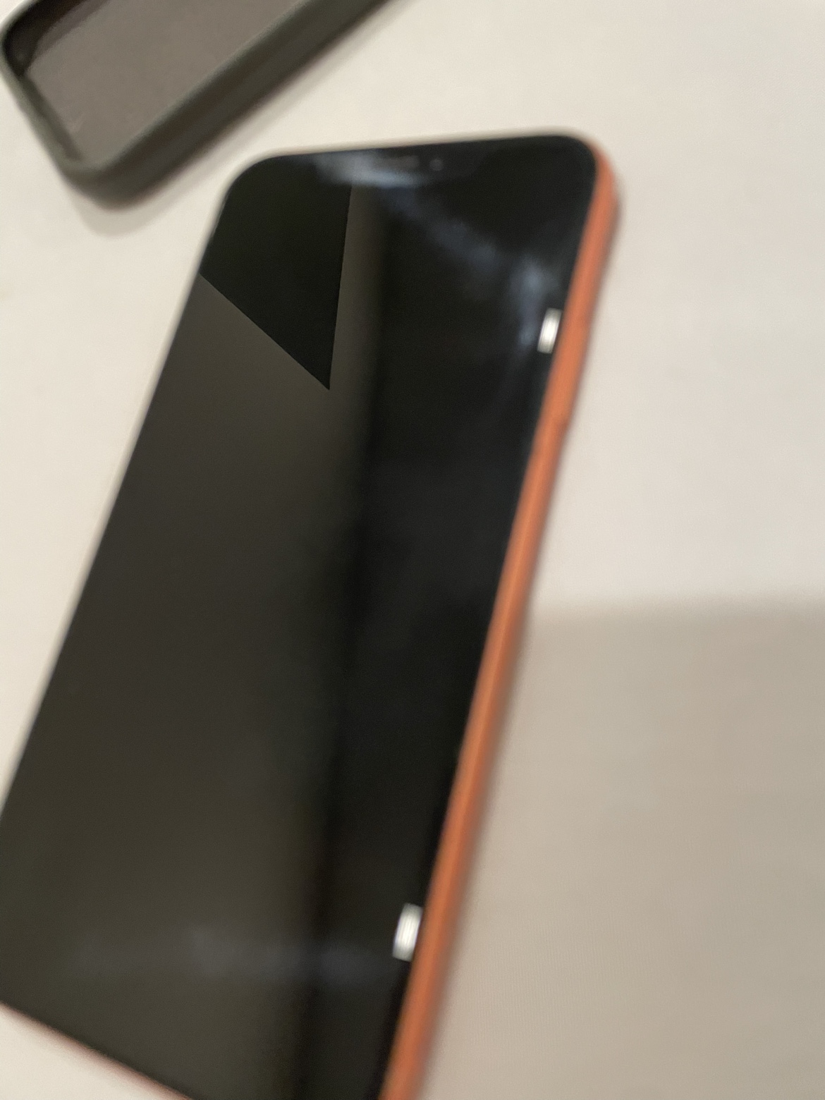 iPhone XR (Coral) - photo 2