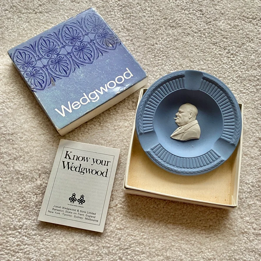 Vintage Winston Churchill Jasperware Wedgwood Ashtray image indicator(2)