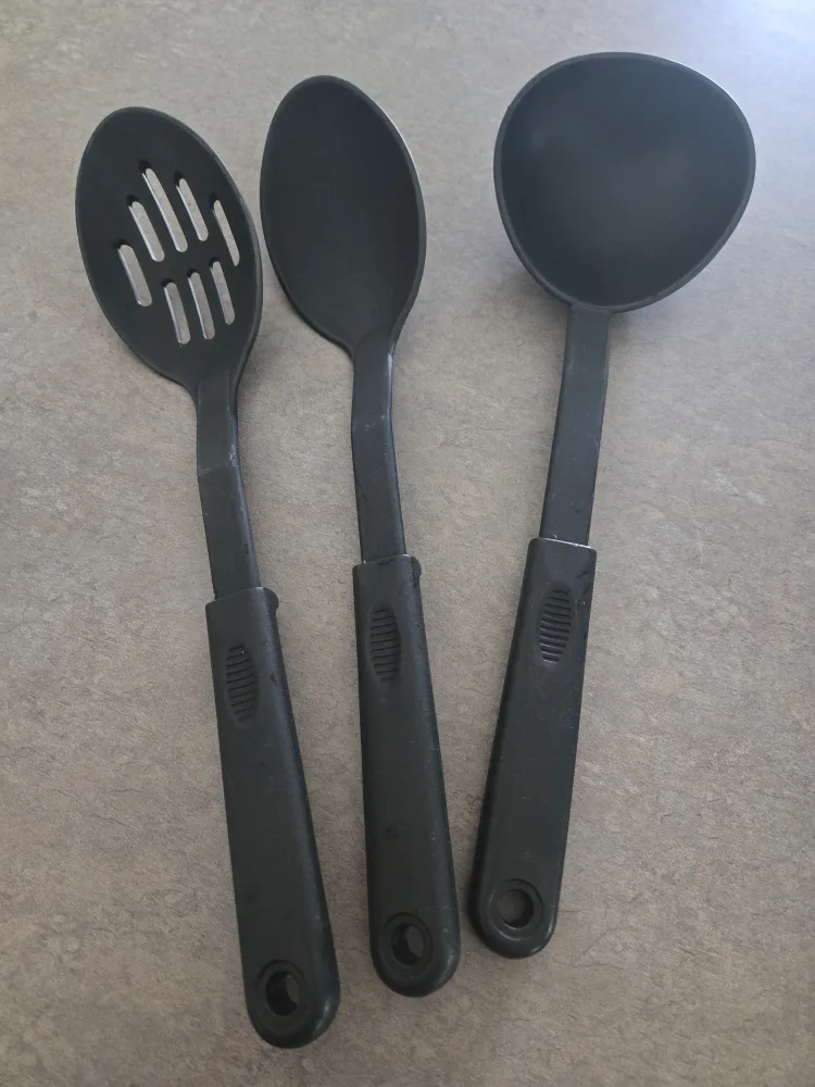 9-Piece Kitchen Utensil Set #freecycle image indicator(2)