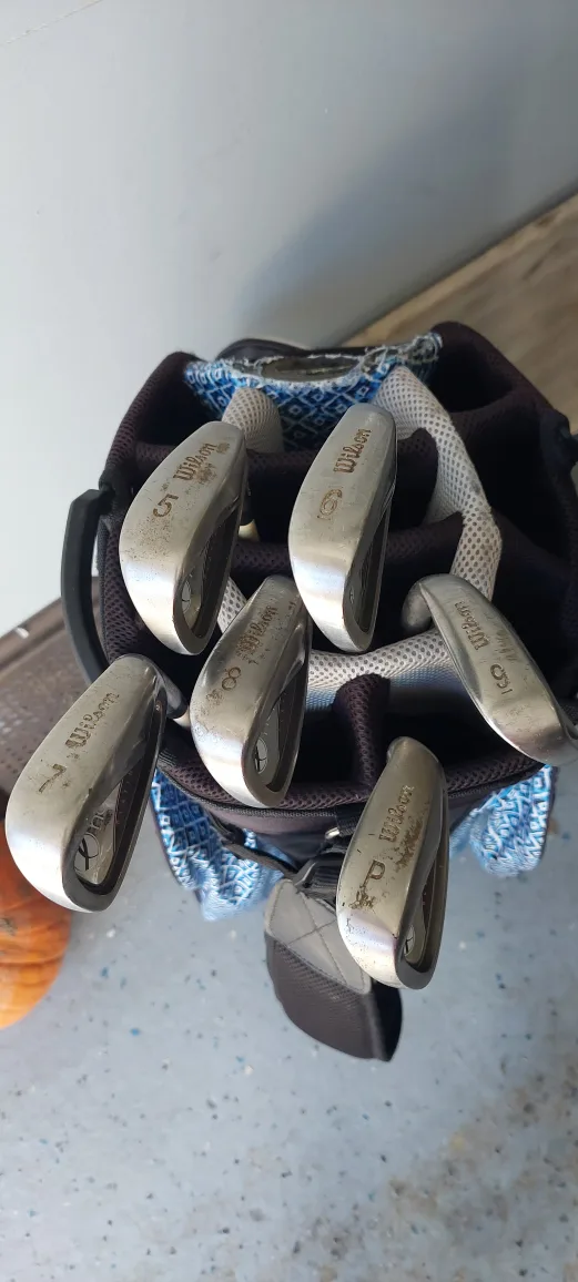 Burton golf bag and Wilson Women's irons 5,6,7,8,9, PW thumbnail