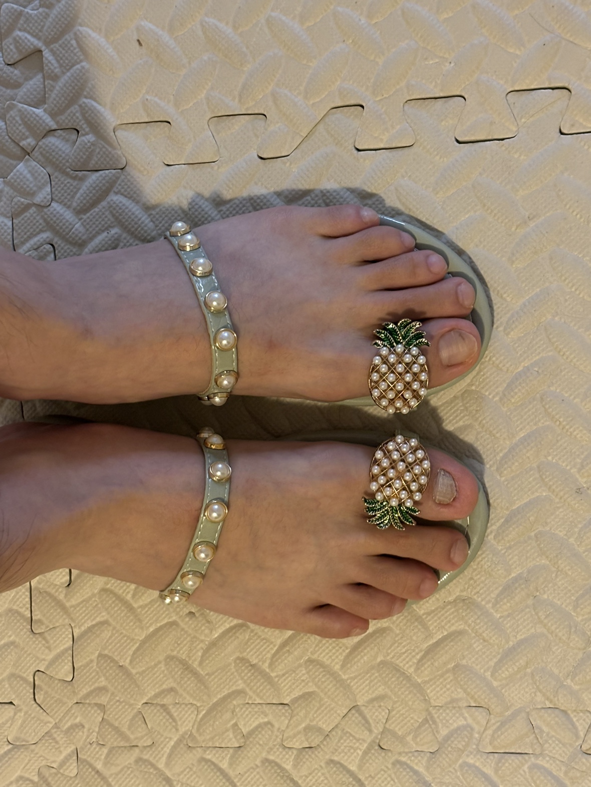 Pineapple Toe Ring Sandals - photo 2
