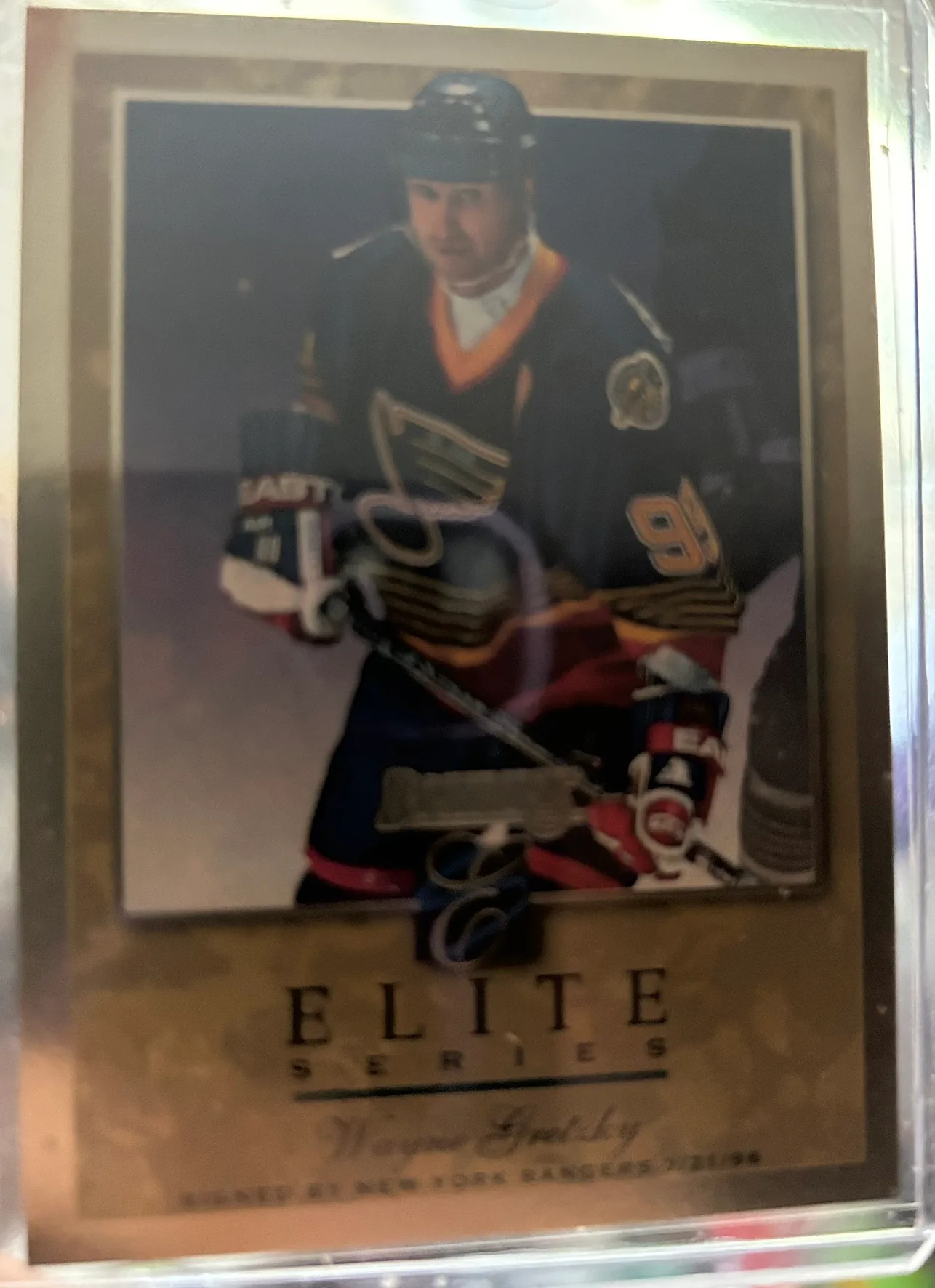 Wayne Gretzky  Hockey Cards (4) thumbnail