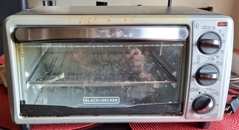 BLACK+DECKER 4-Slice Toaster Oven, Black image indicator(2)
