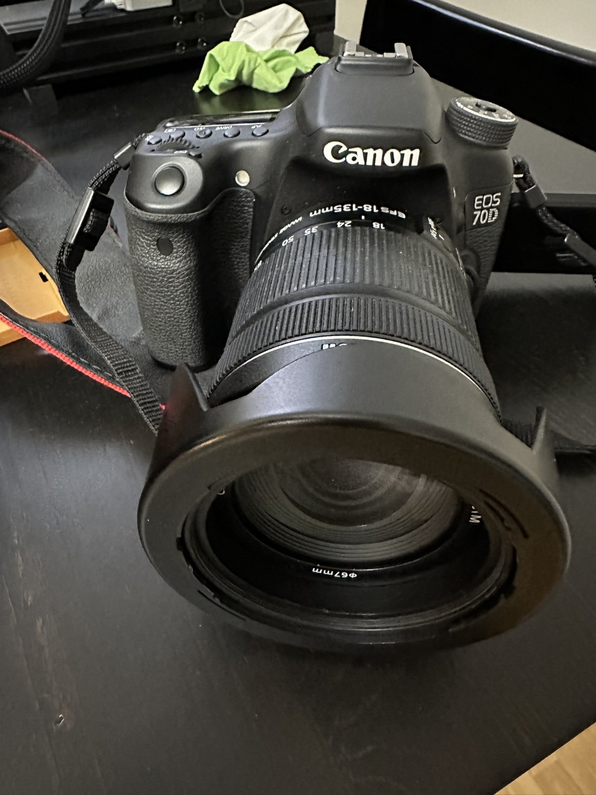 Canon EOS 70D DSLR Camera with 18-135mm Lens - photo 2