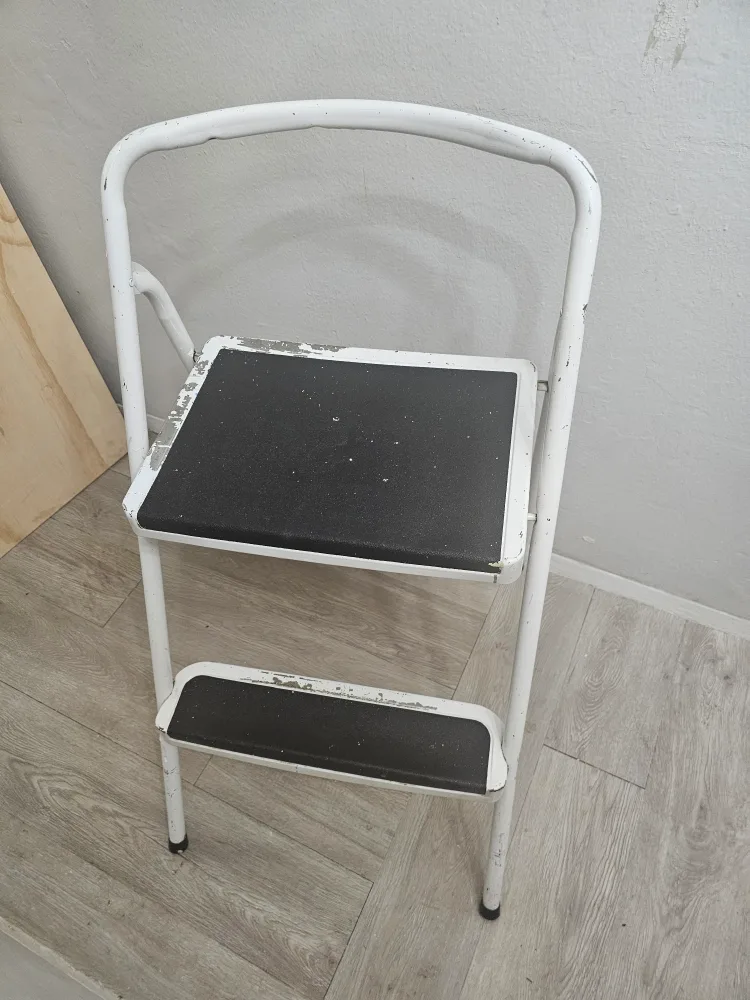 White Metal Step Stool (AVAILABLE!) thumbnail