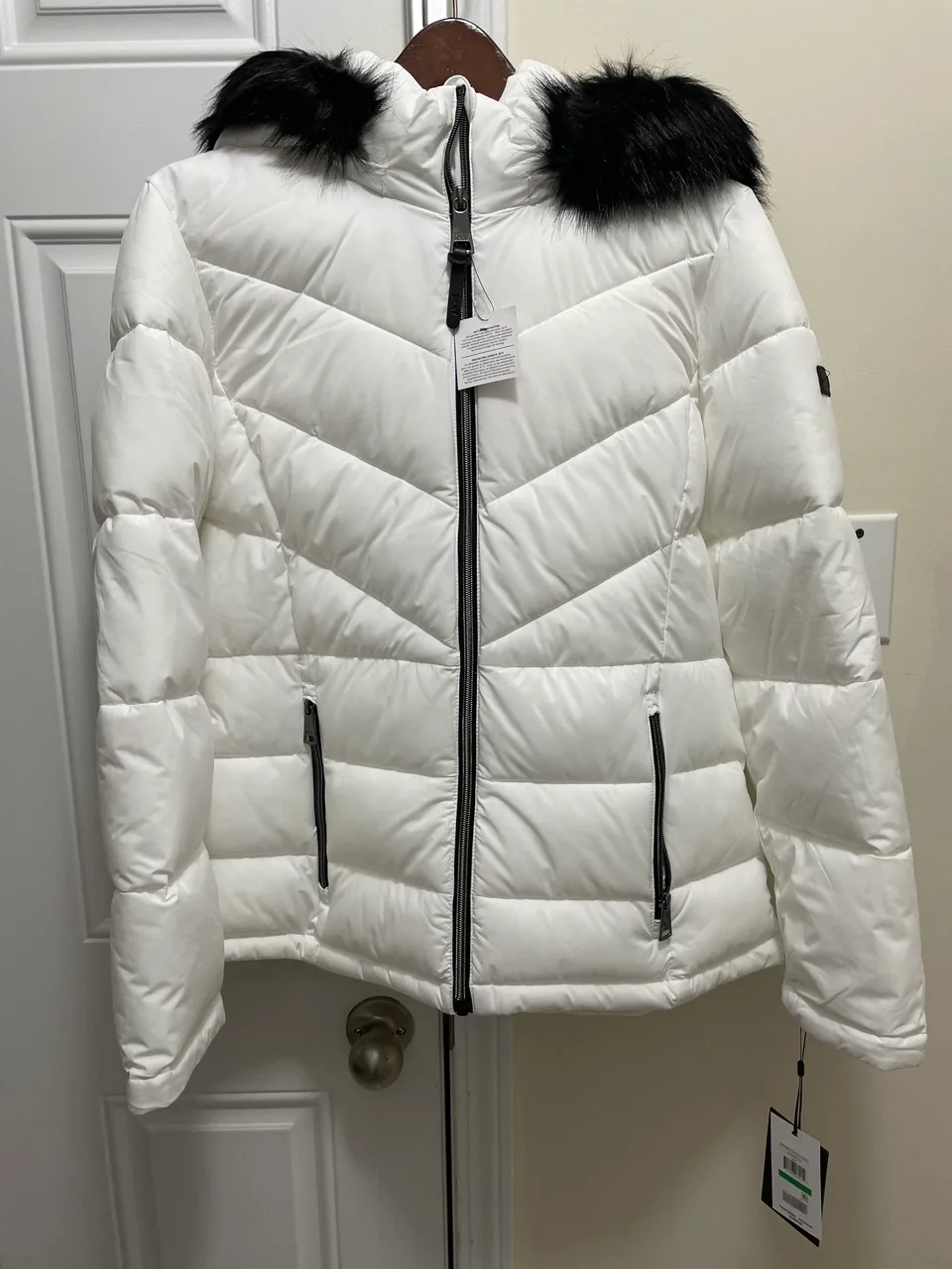 DKNY White Puffer Jacket with Faux Fur Hood image indicator(6)