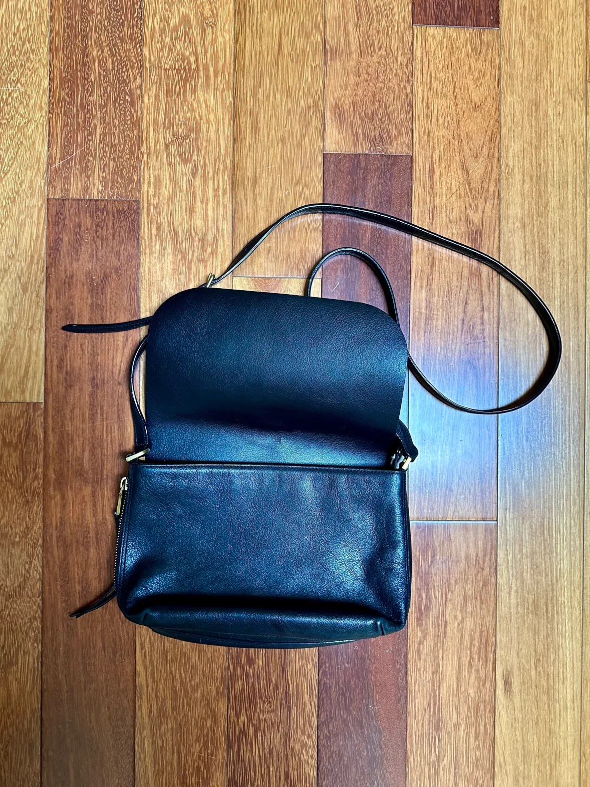 Fossil Black Leather Crossbody Bag image indicator(2)