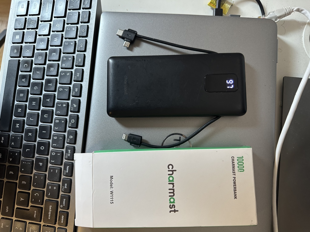 Fast charging Power Bank iPhone Android