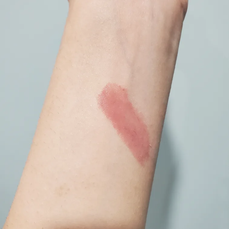 e.l.f. Hydrating Core Lip Shine - Happy image indicator(4)