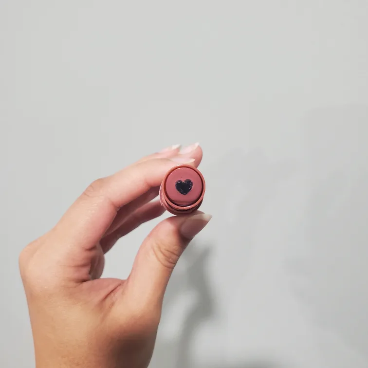 e.l.f. Hydrating Core Lip Shine - Happy image indicator(2)