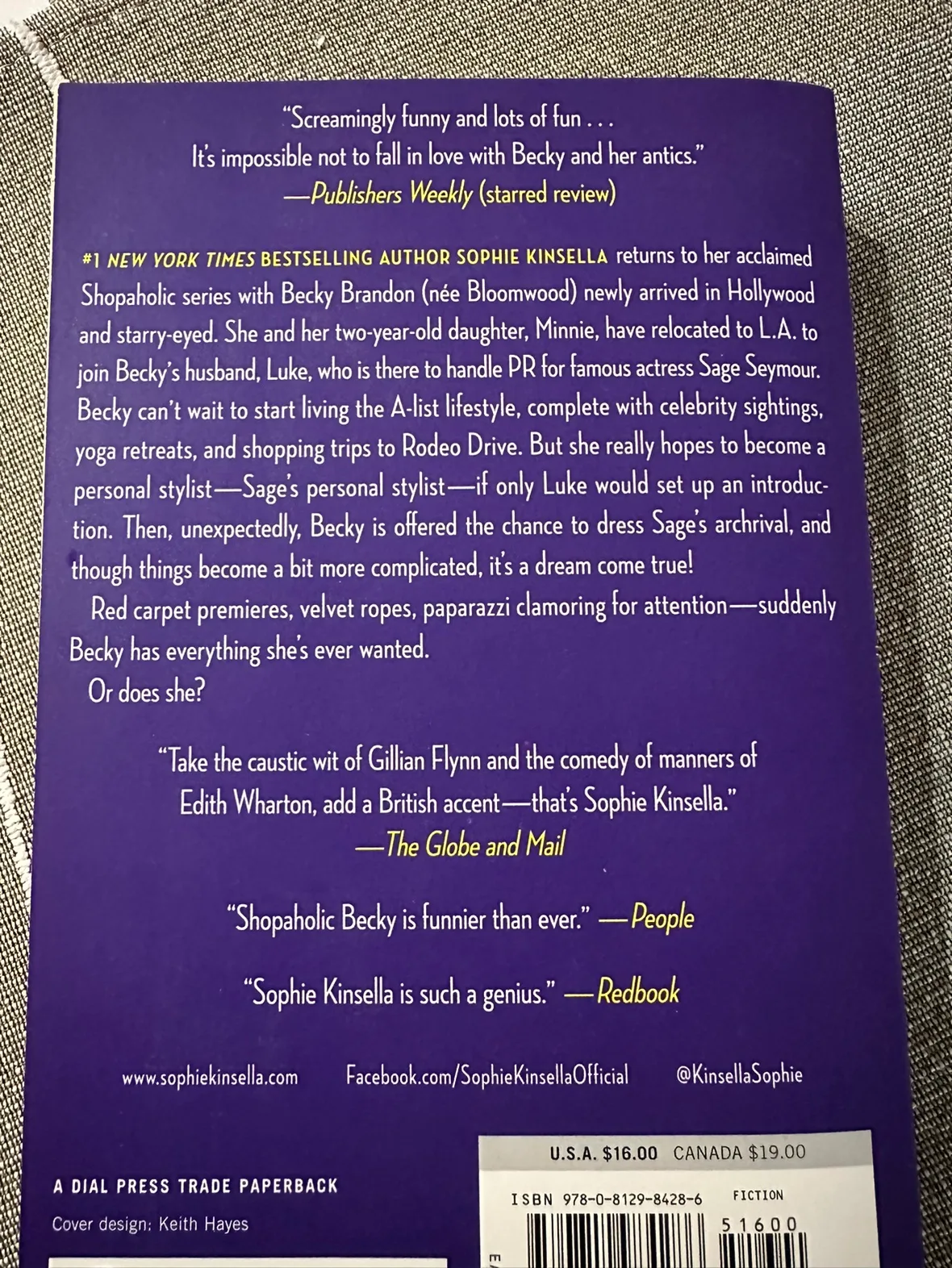 Shopaholic to the Stars 📖 image indicator(2)