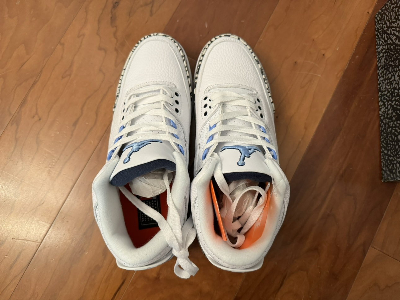 Air Jordan 3 Retro "White Cement Reimagined" Size 9.5 - photo 4