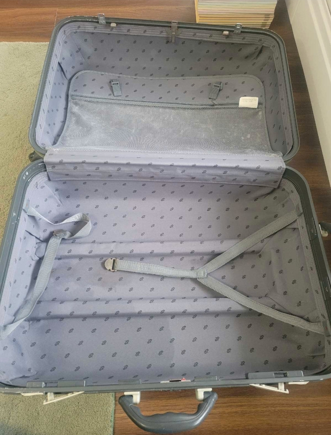 Large suitcase - photo 2