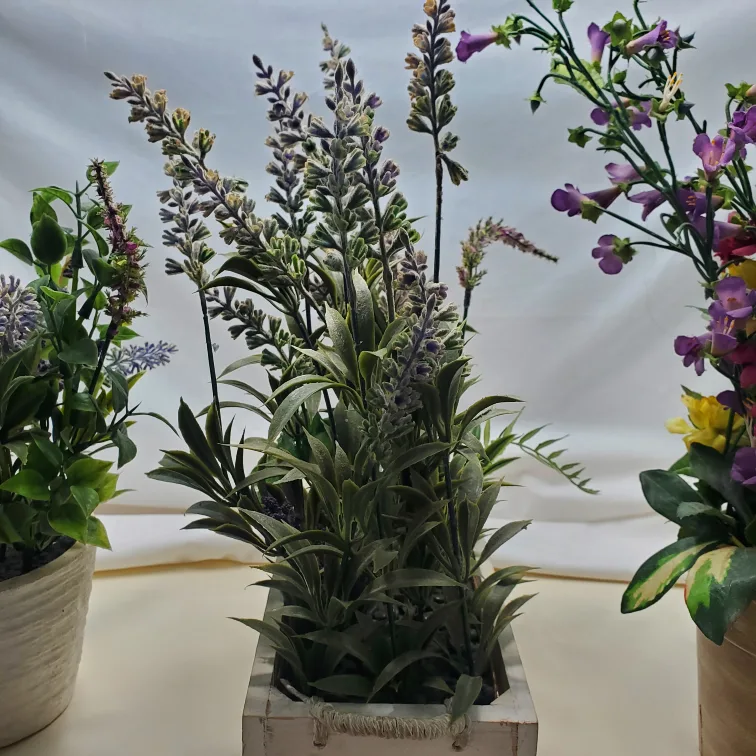 Fake flowers in pots image indicator(5)