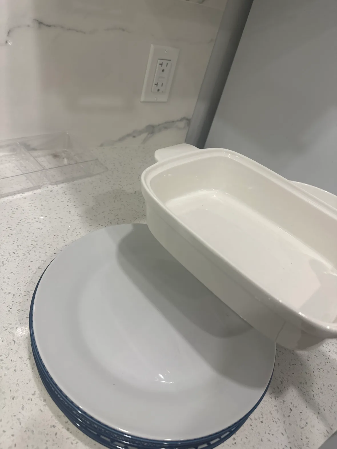 Free Crockery - Dish, Plates and Bowl image indicator(2)