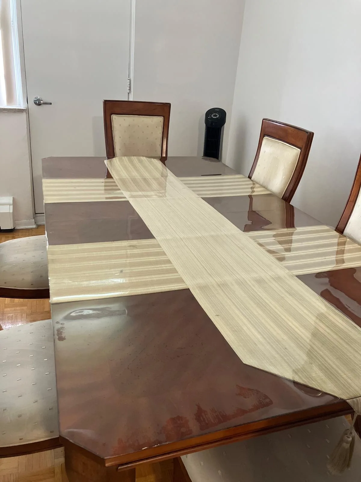 Dining Table Set image indicator(6)