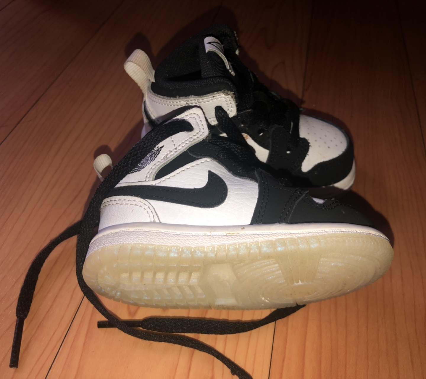 Air Jordan 1 Mid - photo 2