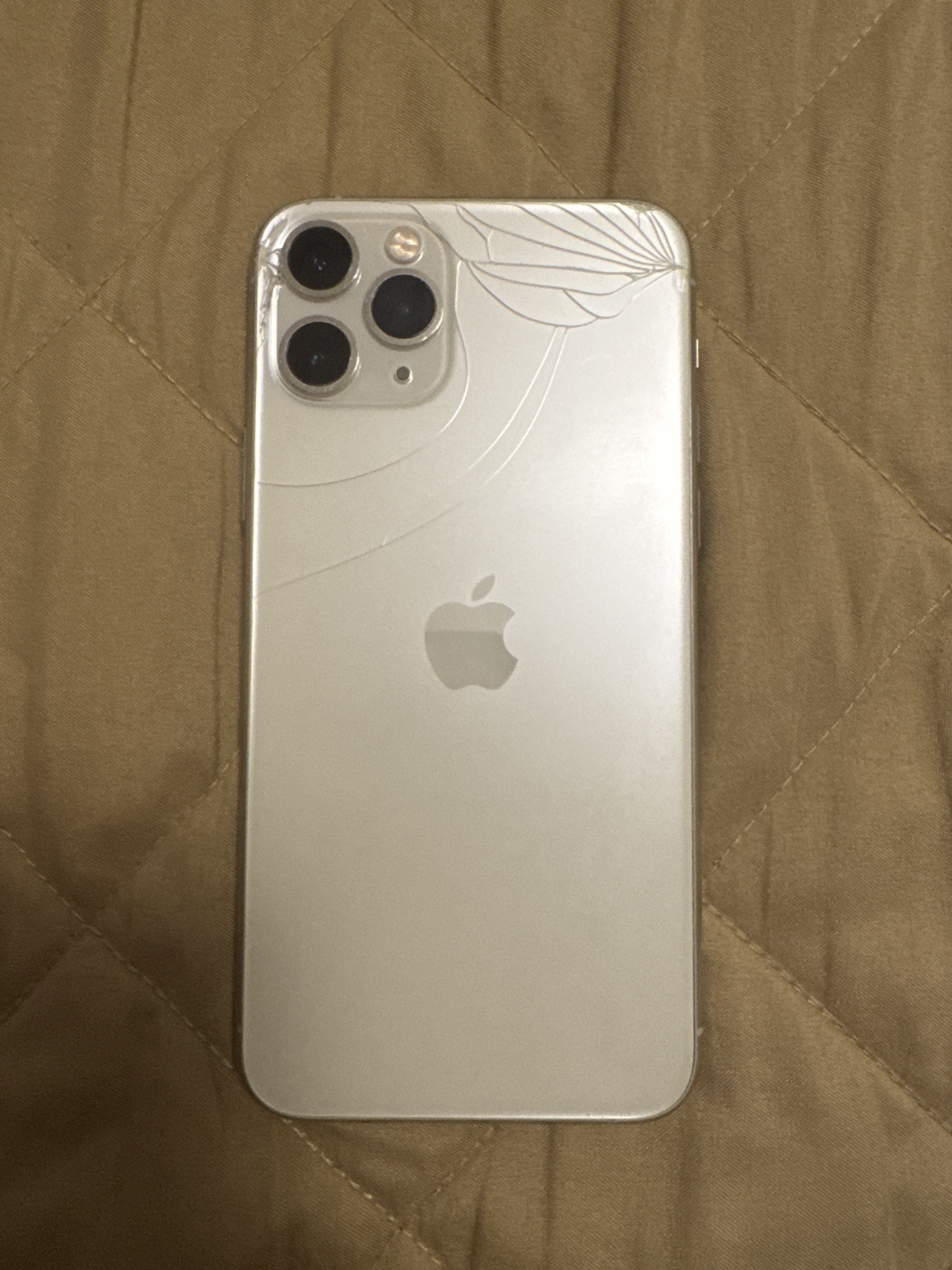 iPhone 11 Pro - photo 3