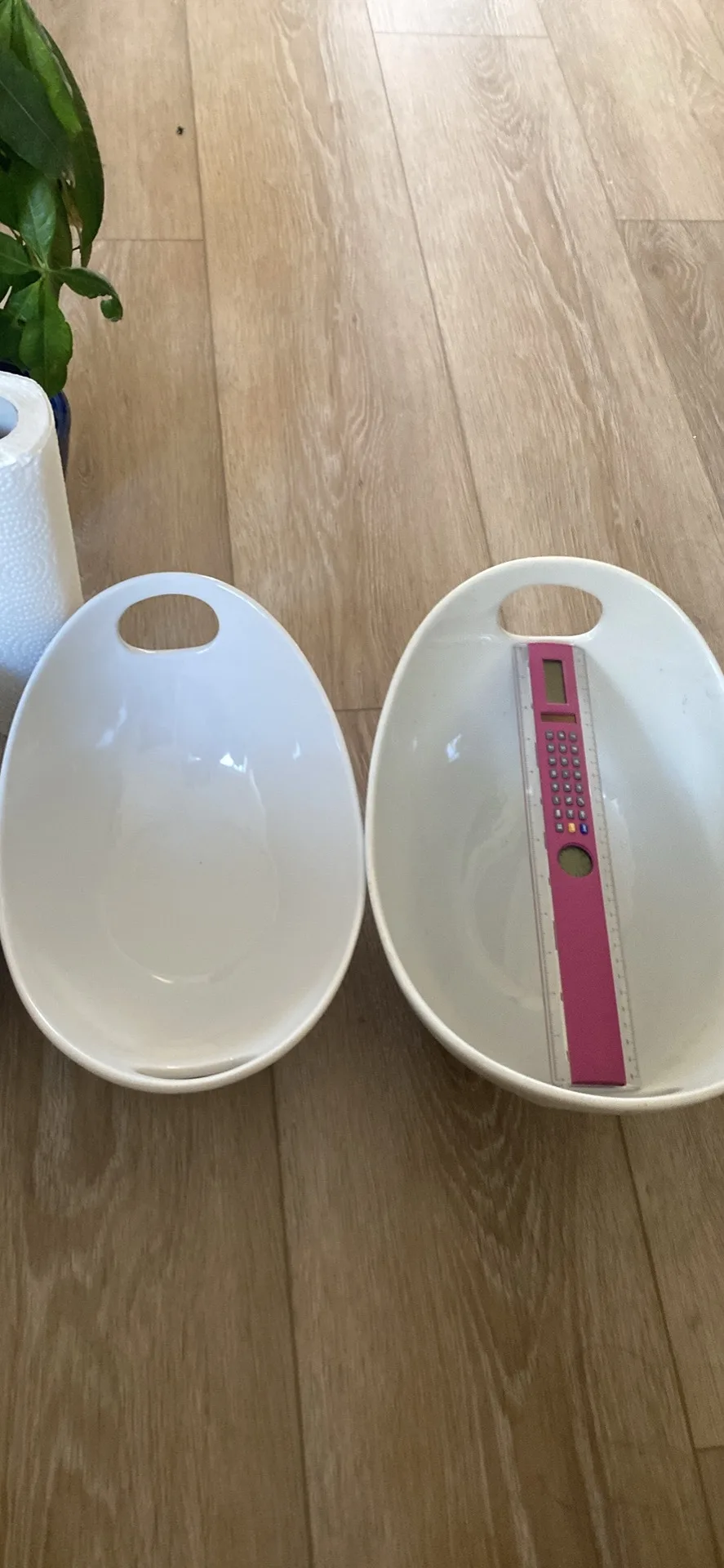 Set of  4 White Serving Bowls thumbnail
