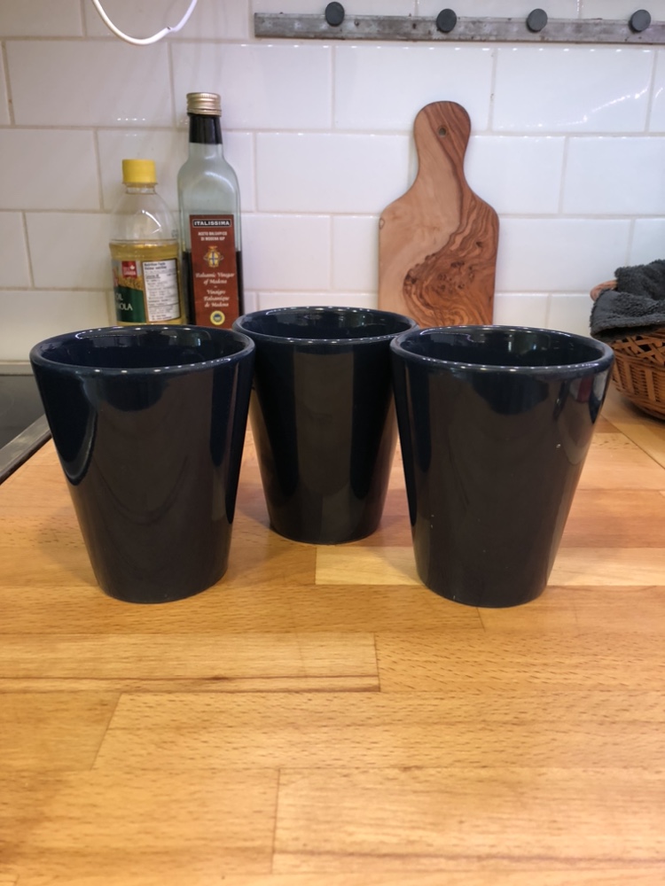 3 blue mugs