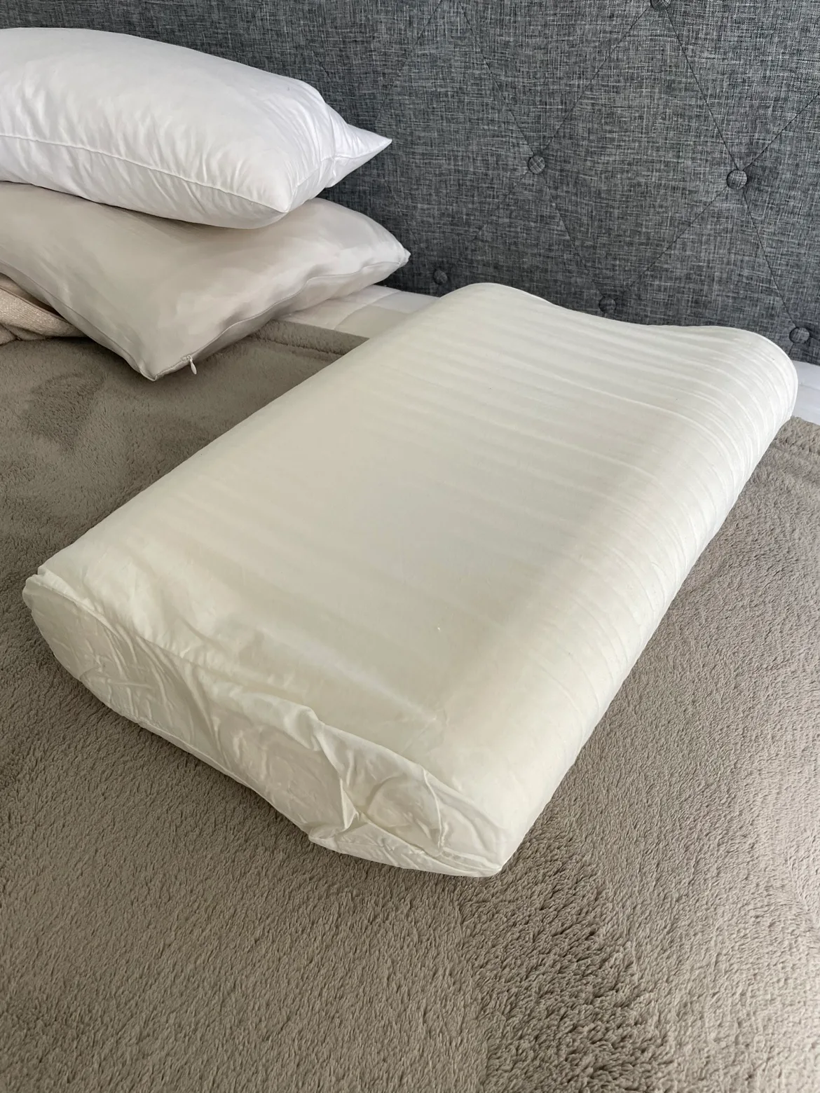 Memory foam Pillow thumbnail