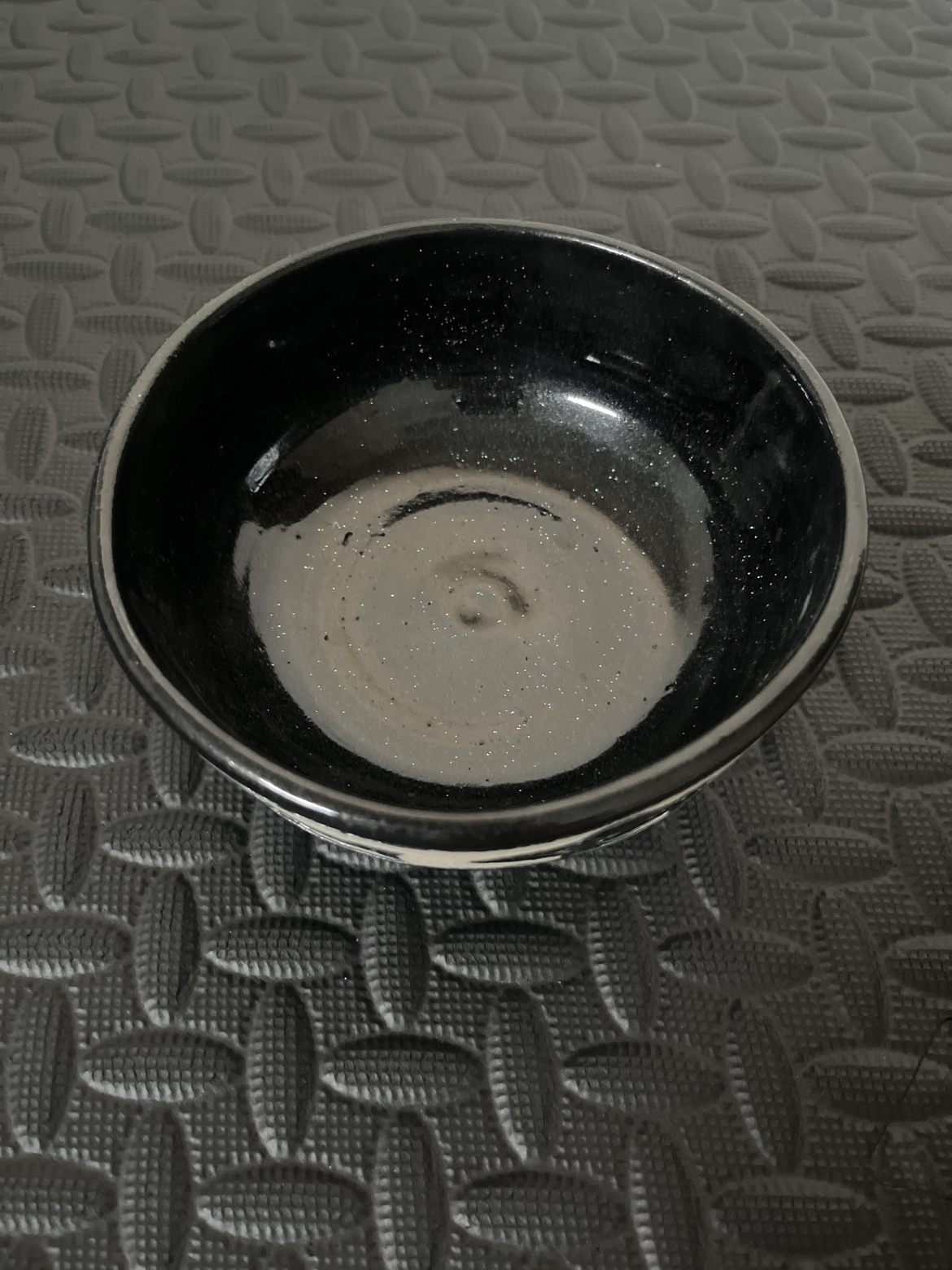 Black Pottery Bowl with Fish Design - photo 2