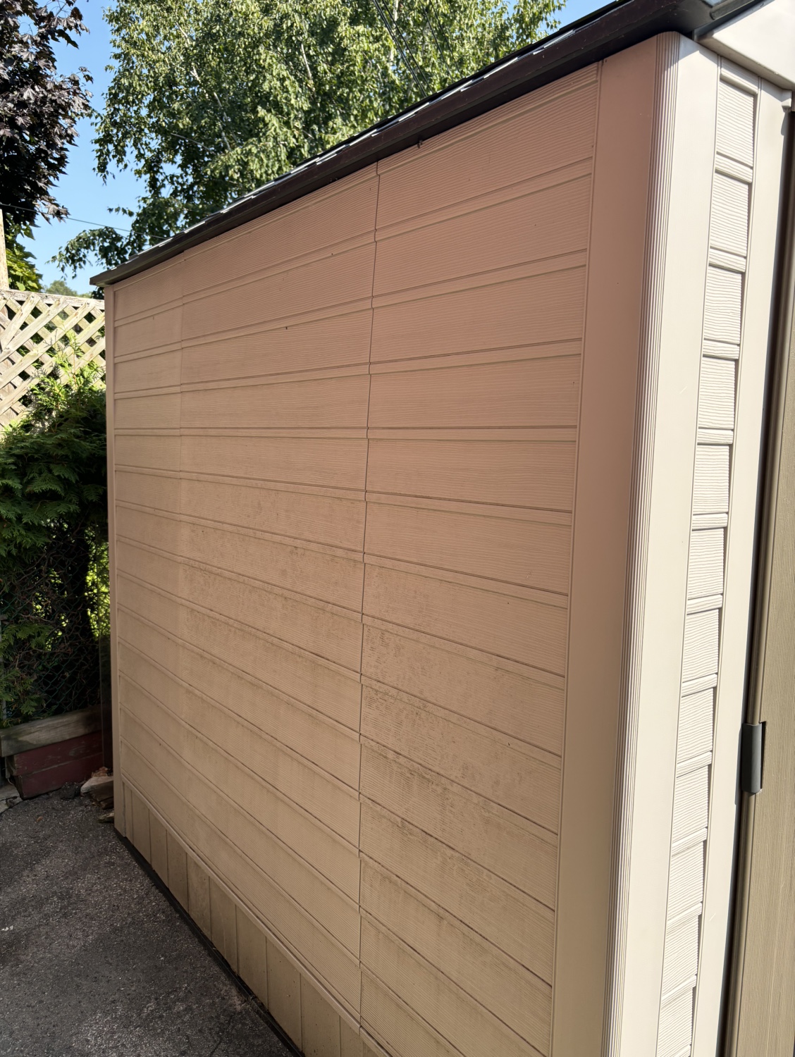 Rubbermaid shed - photo 2