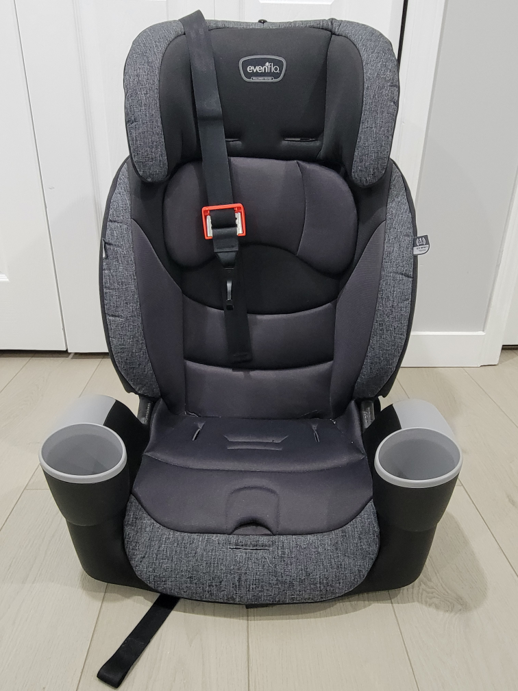 Evenflo Maestro Sport Harness Booster Car Seat