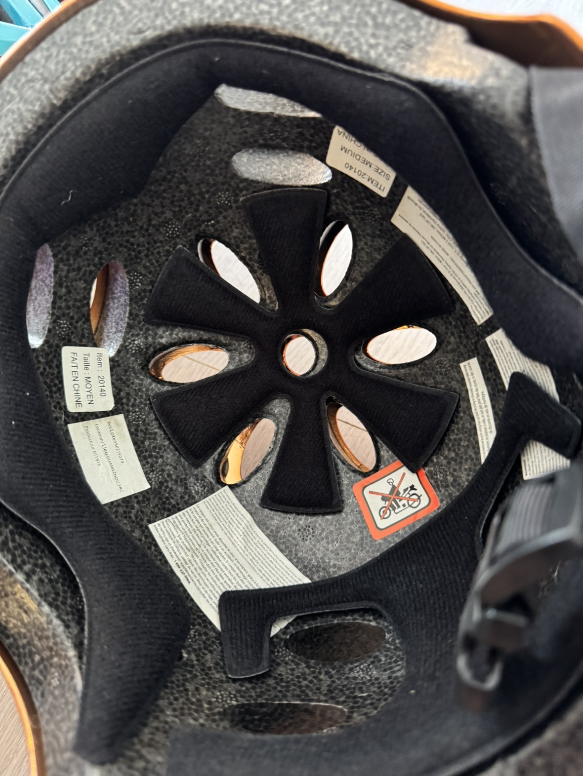 3 Bike Helmets $20@ - photo 3