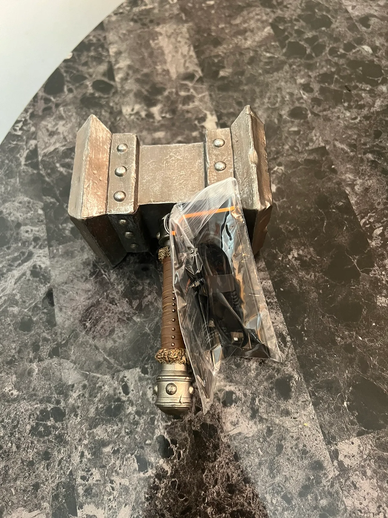 Warcraft Doomhammer Power Bank image indicator(8)