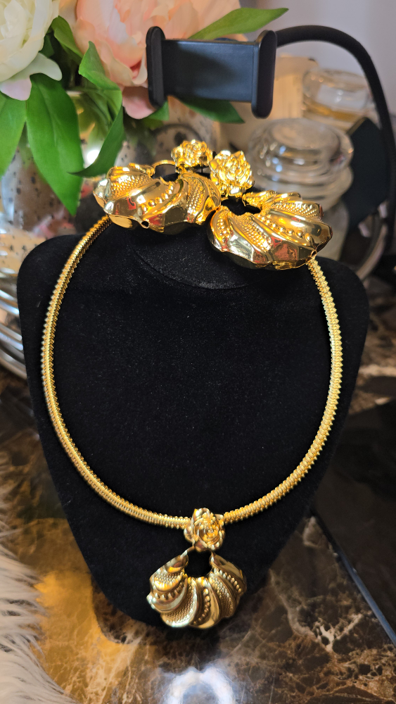 Gold Tone Necklace and Earrings Set - photo 3
