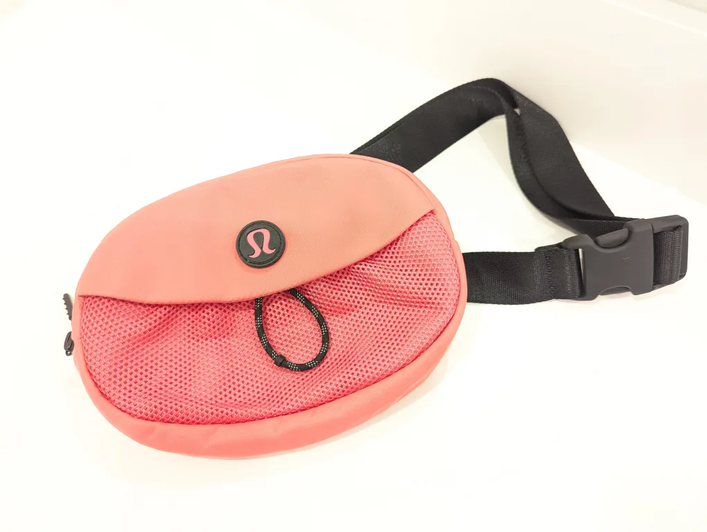 Lululemon Everywhere Belt Bag, pink image indicator(4)