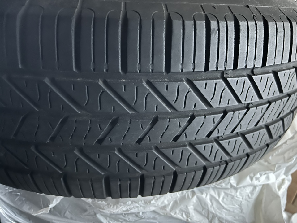Tires Hankook. 4