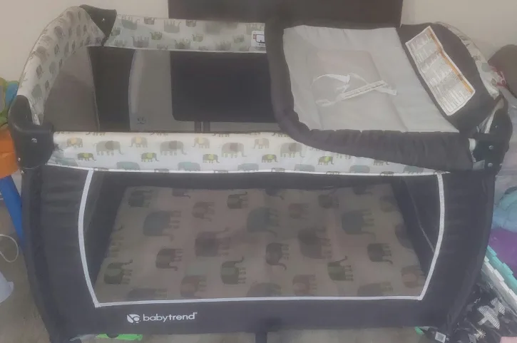 Baby Trend Lil Snooze Deluxe II Nursery Center image indicator(4)