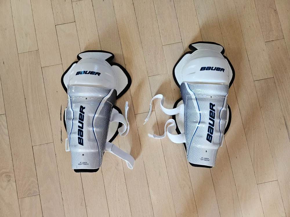 Kids Bauer Hockey Shin Pads