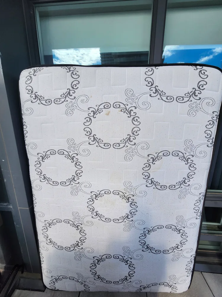 Full size Mattress #freecycle thumbnail