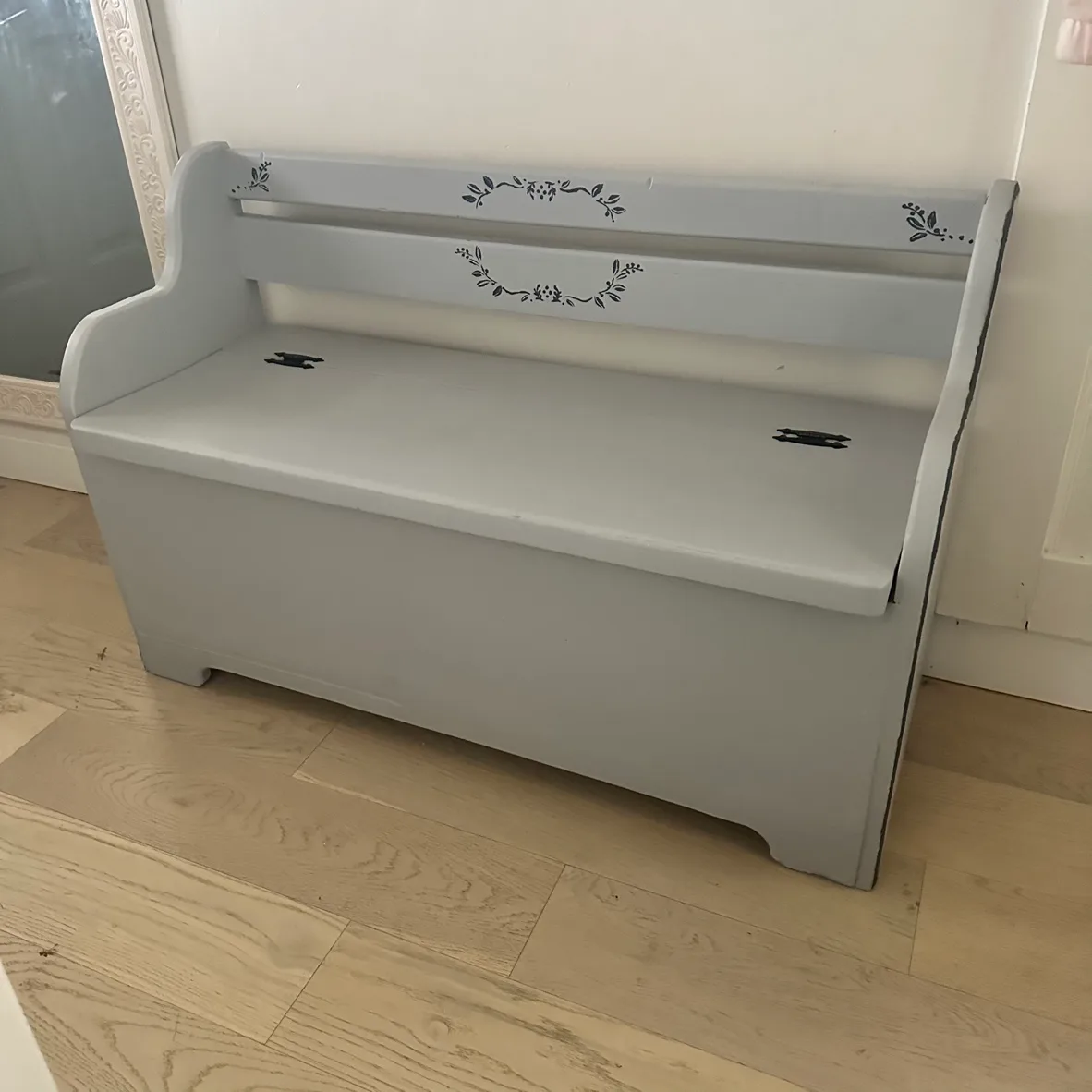 Solid wood Entryway / hallway bench with storage - bench seete image indicator(2)