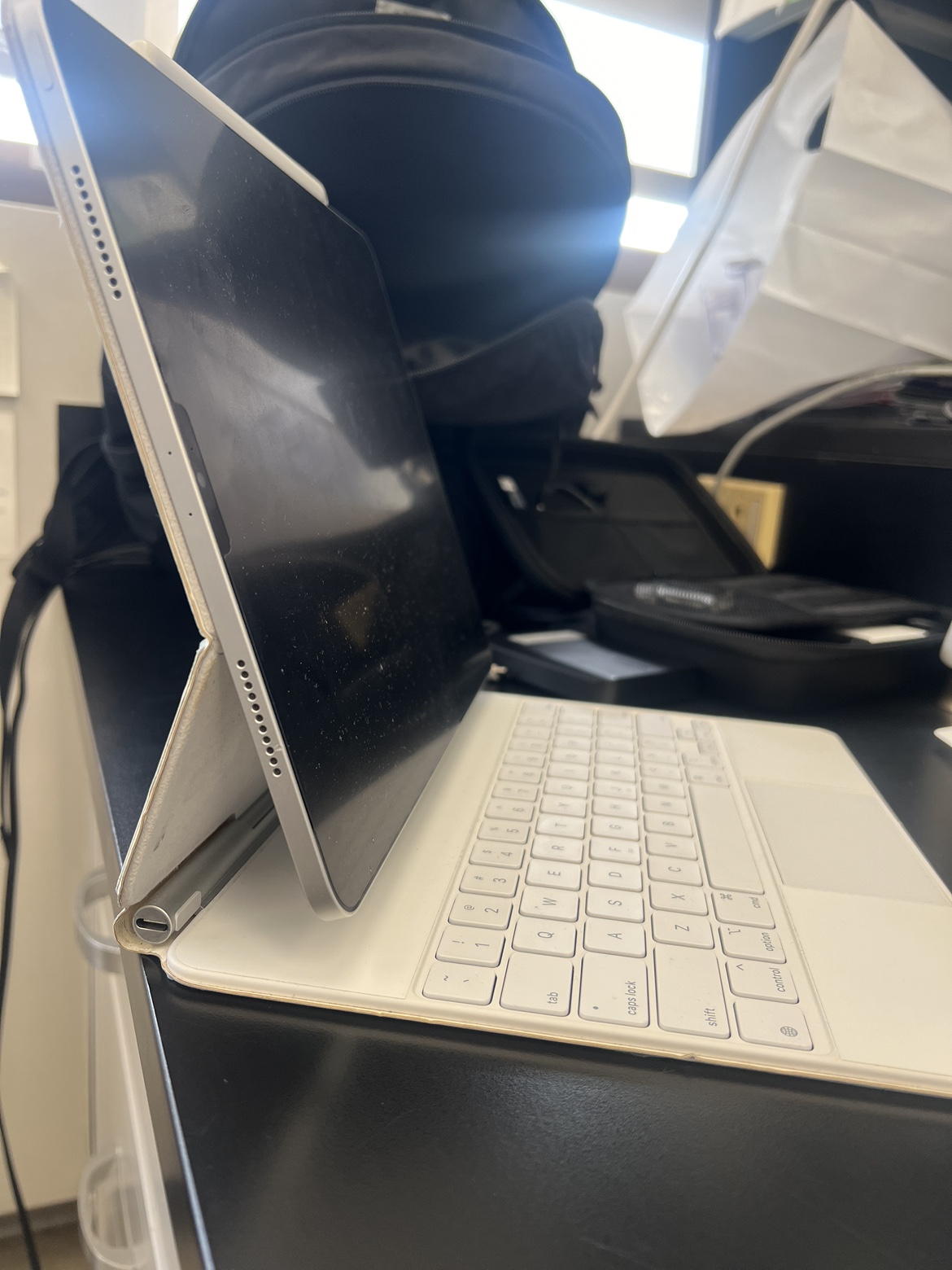 iPad Pro 12.9 (1TB), Magic Keyboard, Apple Pencil - photo 2